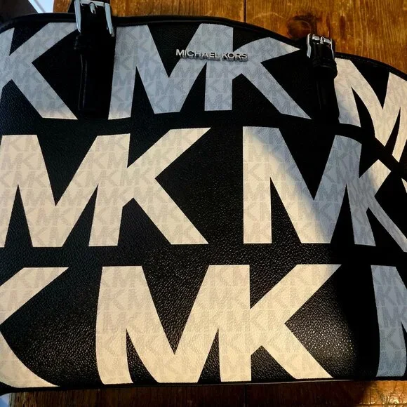 Michael Kors Tote - Picture 6 of 7